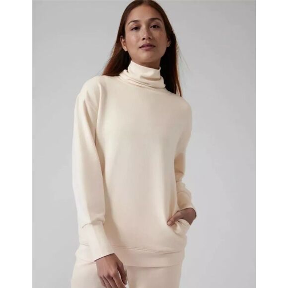 Athleta M Balance Cinch Turtleneck Sweatshirt Cream *Pinhole In Front* - Picture 5 of 10